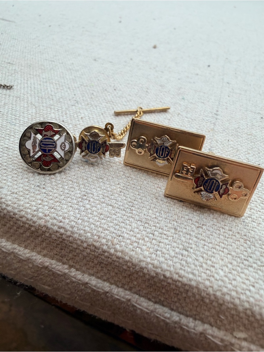 Vintage Gold-Tone IOF Independent Order of Foresters Pin Key Design